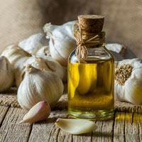 خواص روغن سیر از درد مفاصل تا رشد مو با روش تهیه