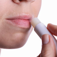 خواص گلیسیرین برای لب ها از رفع خشکی تا تیرگی