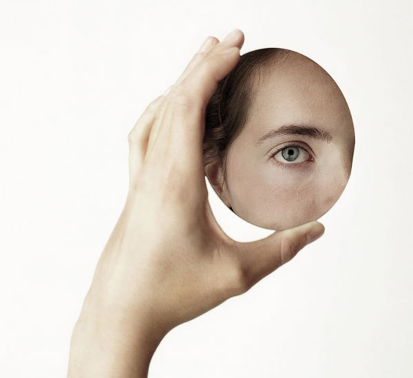 علت خودشیفتگی چیست؟