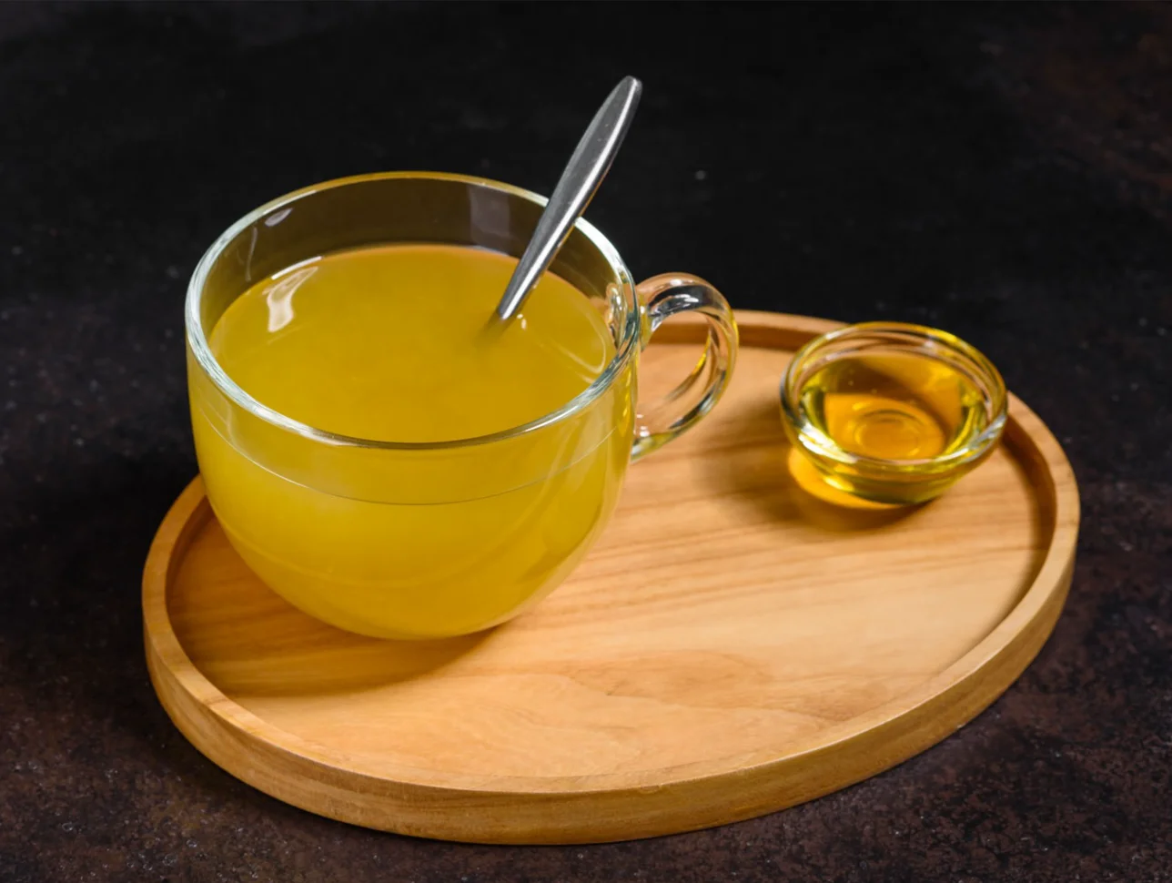 خوردن عسل و آب گرم ناشتا چه خواصی برای بدن دارد