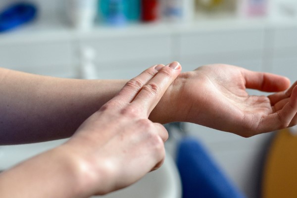 چگونه ضربان قلب را اندازه گیری کنیم؟
