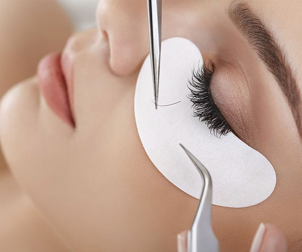 علت ریزش مژه در زنان با روش درمان خانگی