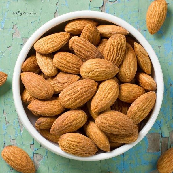 بادام از خوراکی های انرژی زا و شادی اور