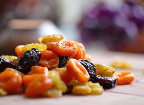 میوه های خشک از بدترین غذاها برای شام