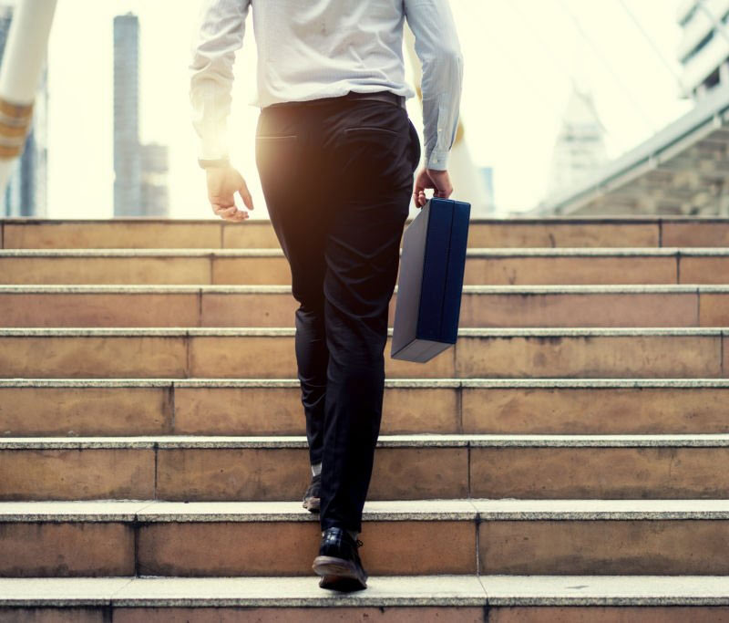 صبحانه را باید قبل یا بعد از پیاده روی میل کنید؟