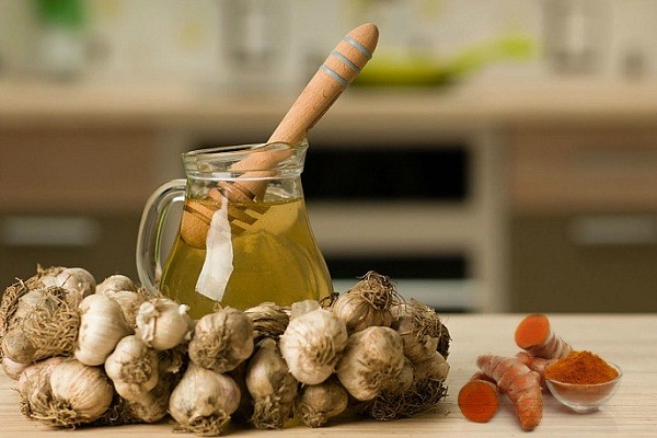 ماسک عسل، زردچوبه و سیر