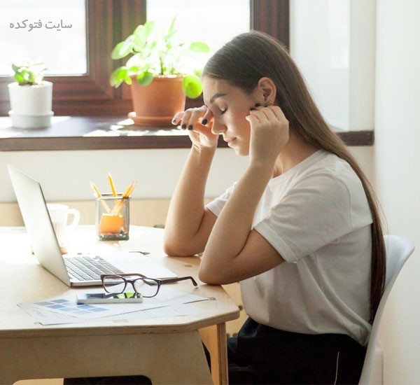 پرش پلک چشم نشانه چیست
