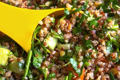 کوینوآ از بهترین مواد غذایی پروتئین دارد جایگزین گوشت