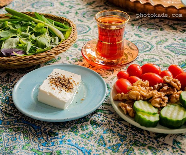 فواید خوردن صبحانه با عکس سفره ایرانی