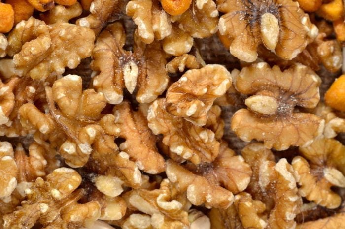 گردو از مواد غذایی برای تقویت مغز
