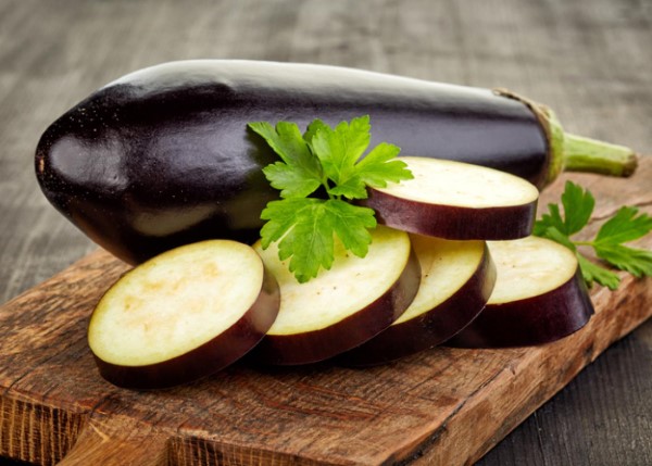 عکس بادمجان برای تامین کم آبی بدن