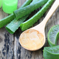 ۷ طریقه مصرف آلوورا از پوست و شوره تا آفتاب سوختگی