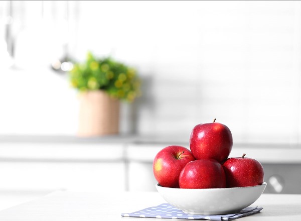 جلوگیری از پرخوری از فواید خوردن سیب برای لاغری و کاهش وزن